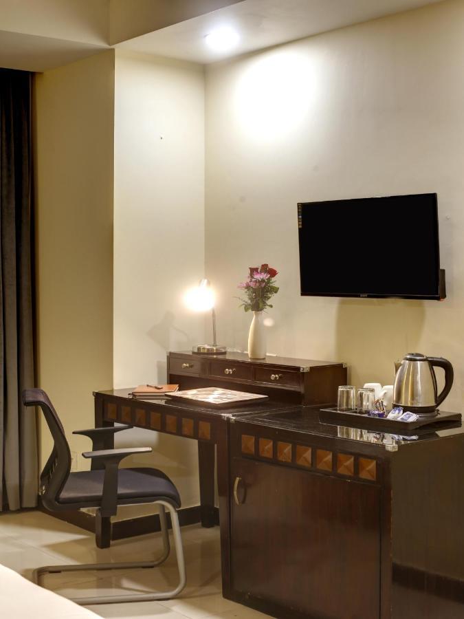Lime Stays B&B Gk-2 At Greater Kailash Metro South Delhi Nearby Saket Select City Nuova Delhi Esterno foto