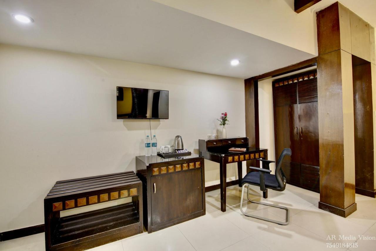 Lime Stays B&B Gk-2 At Greater Kailash Metro South Delhi Nearby Saket Select City Nuova Delhi Esterno foto