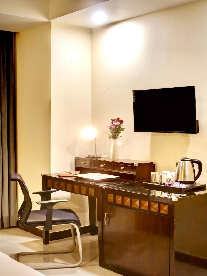 Lime Stays B&B Gk-2 At Greater Kailash Metro South Delhi Nearby Saket Select City Nuova Delhi Esterno foto