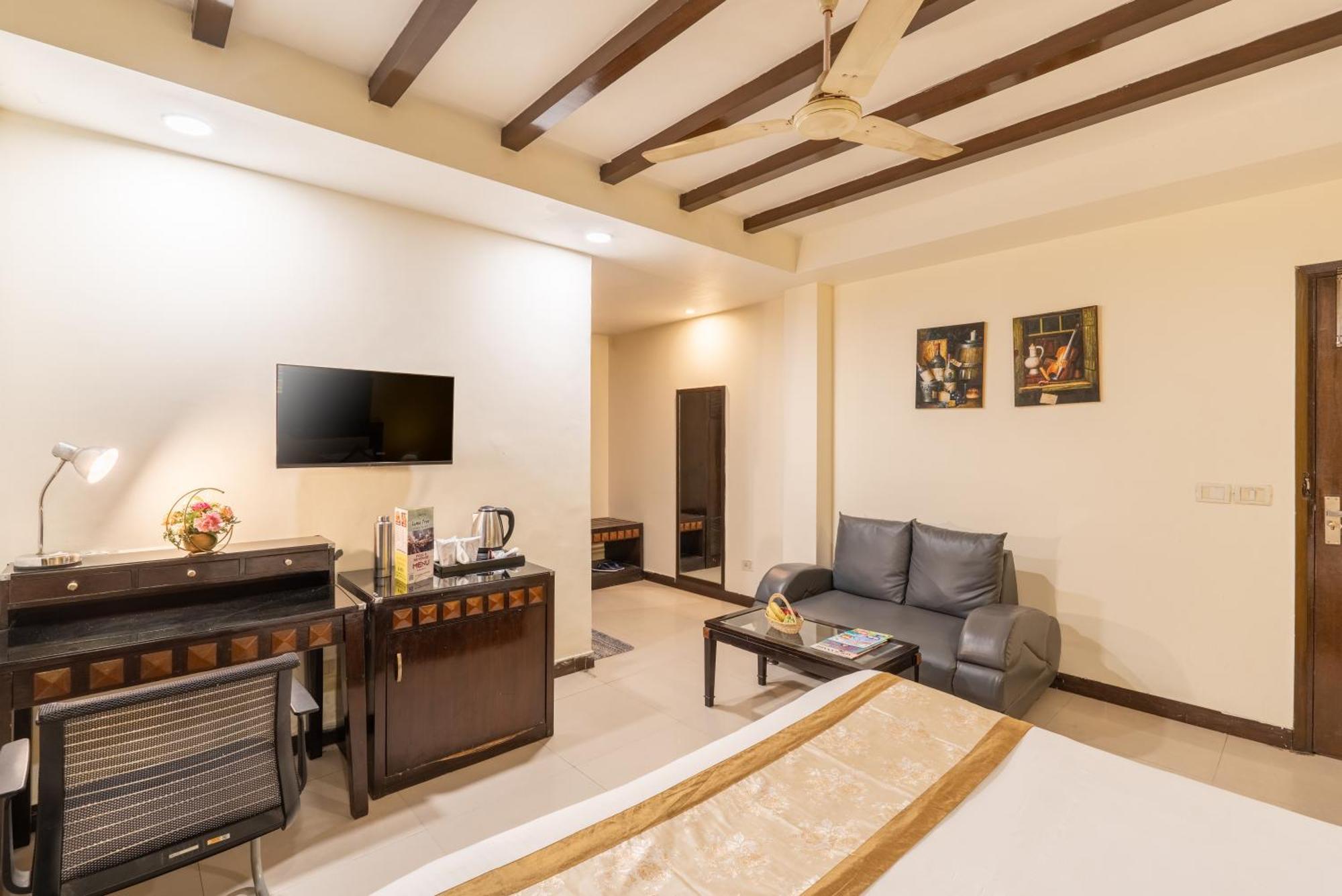 Lime Stays B&B Gk-2 At Greater Kailash Metro South Delhi Nearby Saket Select City Nuova Delhi Esterno foto