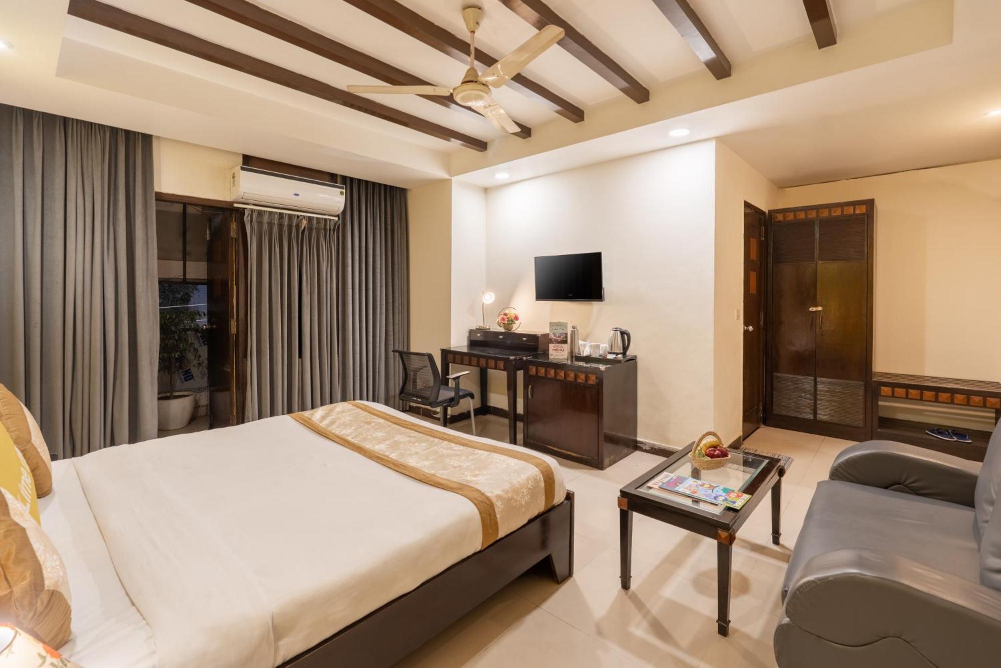 Lime Stays B&B Gk-2 At Greater Kailash Metro South Delhi Nearby Saket Select City Nuova Delhi Esterno foto